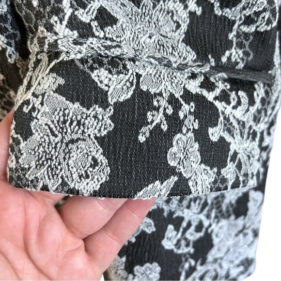 Plein Sud Jeanius Double Button Toggle Floral Lace Blazer - Picture 10 of 11